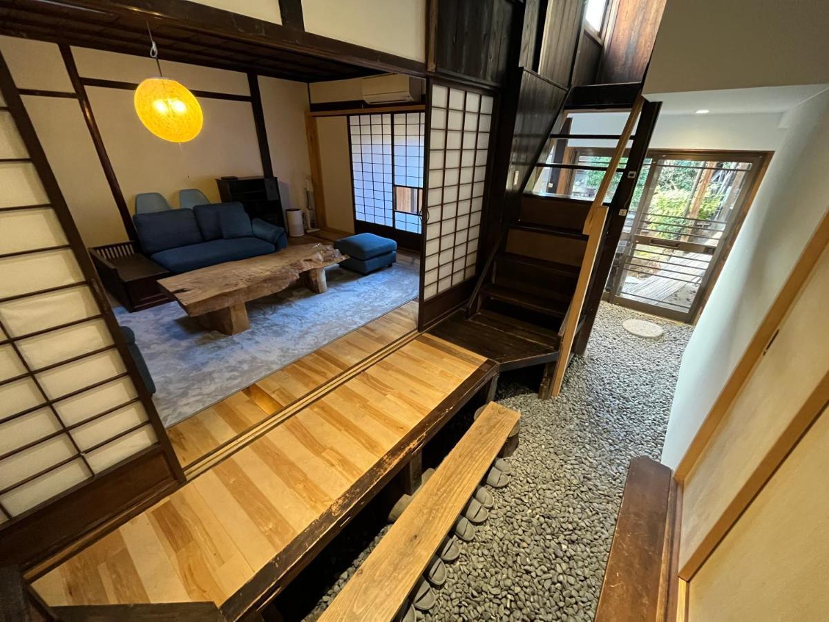 Only One Group Stays Per Day -Tenmaya-家族や仲間と貸し切りゲストハウス 天満屋 Nakatsugawa Eksteriør bilde