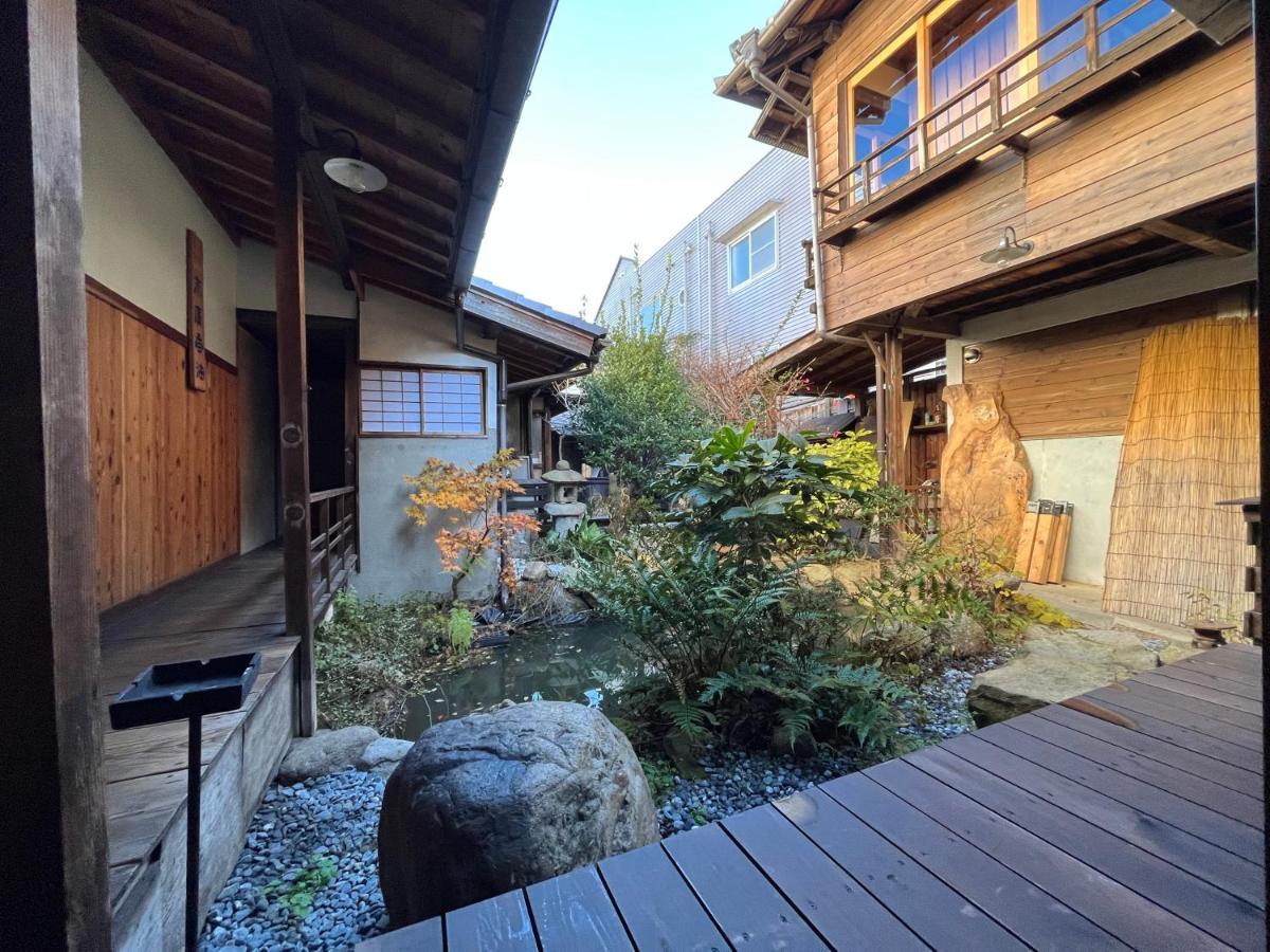 Only One Group Stays Per Day -Tenmaya-家族や仲間と貸し切りゲストハウス 天満屋 Nakatsugawa Eksteriør bilde